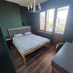 Wonderland For Rent Sofie
